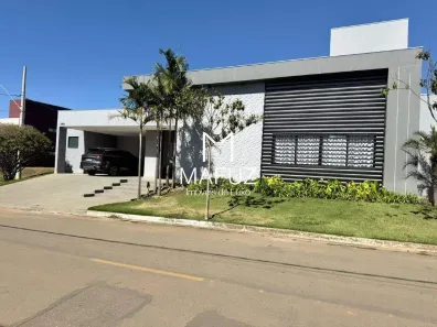 Casa com 4 Quartos para alugar, 242m² no Gran Park, Vespasiano