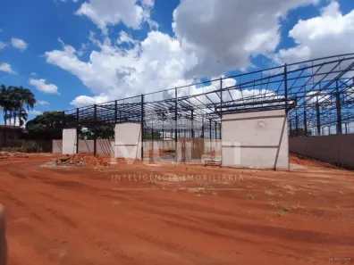 Casa com 1 Quarto para alugar, 1250m² no Distrito Industrial, Uberlândia