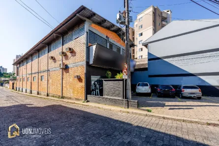 Galpão/Depósito/Armazém à venda, 749m² no Água Verde, Blumenau