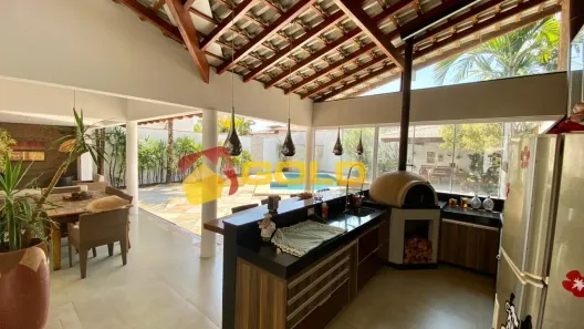Sobrado com 4 Quartos à venda, 361m² no Jardim Karaíba, Uberlândia