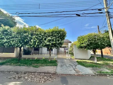 Casa com 2 Quartos para alugar, 69m² no Parque Tarumã, Maringá