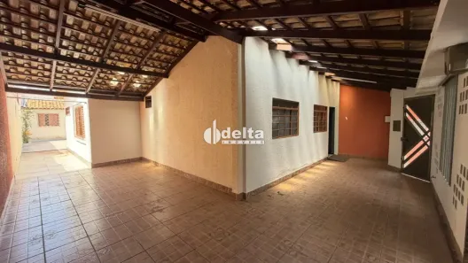 Casa com 3 Quartos para alugar, 175m² no Pacaembu, Uberlândia