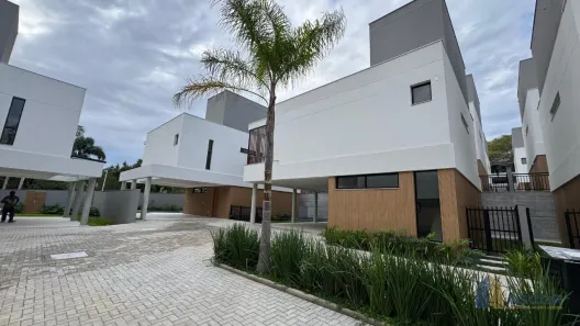 Casa de Condomínio com 3 Quartos à venda, 243m² no Cacupé, Florianópolis