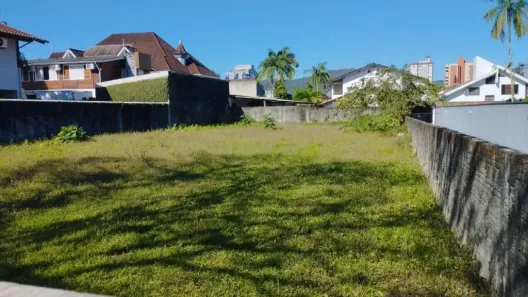Lote/Terreno para alugar, 582m² no América, Joinville