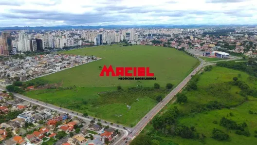 à venda, 307m² no Jardim das Colinas, São José dos Campos