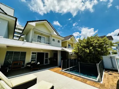 Casa de Condomínio com 3 Quartos para alugar, 250m² no Recreio dos Bandeirantes, Rio de Janeiro