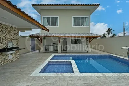 Casa de Condomínio com 3 Quartos à venda, 200m² no Jardim Sao Luis, Peruíbe