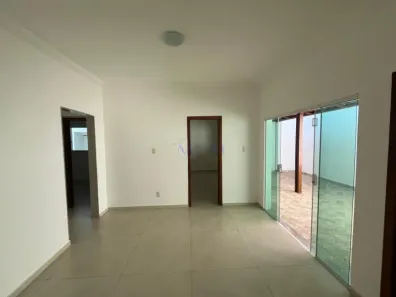 Casa com 4 Quartos para alugar, 100m² no São João Batista (Venda Nova), Belo Horizonte