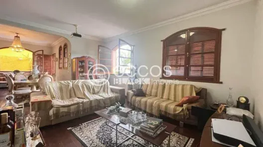 Casa com 4 Quartos à venda, 434m² no Santa Lúcia, Belo Horizonte
