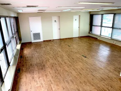 Sala Comercial à venda, 90m² no Chácara Santo Antônio (Zona Sul), São Paulo