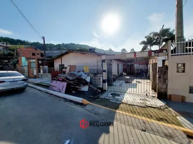 Lote/Terreno à venda, 240m² no Monte Alegre, Camboriú