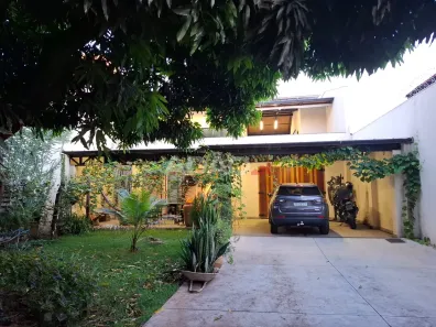 Sobrado com 4 Quartos à venda, 349m² no Nova Suiça, Goiânia