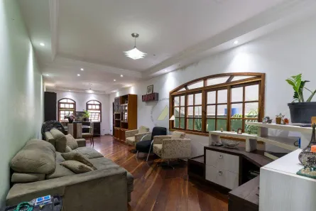 Sobrado com 4 Quartos à venda, 385m² no Vila Canero, São Paulo