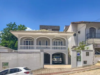 Casa com 4 Quartos para alugar, 250m² no Pantanal, Florianópolis