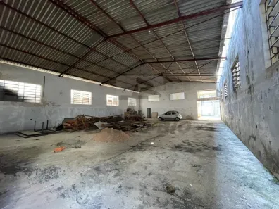 Galpão/Depósito/Armazém à venda, 977m² no Vila Valparaíso, Santo André