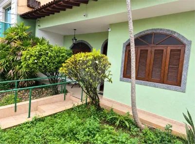 Casa com 4 Quartos à venda, 256m² no Jardim Amália, Volta Redonda