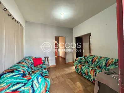 Casa com 2 Quartos à venda, 100m² no Planalto, Uberlândia