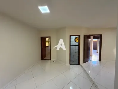 Casa com 3 Quartos para alugar, 180m² no Santa Mônica, Uberlândia