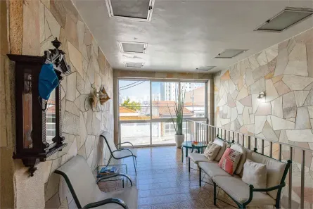 Sobrado com 5 Quartos para venda ou aluguel, 650m² no Vila Pompéia, São Paulo