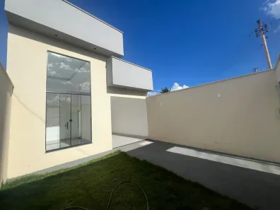 Casa com 3 Quartos à venda, 116m² no Setor Garavelo, Goiânia