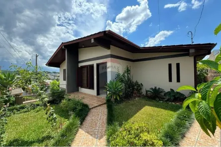 Casa com 3 Quartos à venda, 216m² no Sarandi, Sarandi