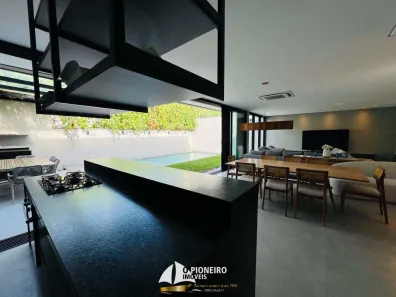 Casa de Condomínio com 4 Quartos para venda ou aluguel, 250m² no Bairro de Juquehy, São Sebastião