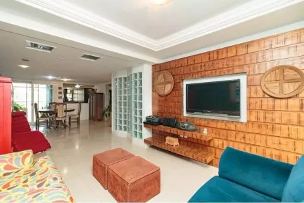Casa com 4 Quartos para alugar, 368m² no Chácara das Pedras, Porto Alegre