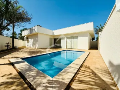 Casa com 3 Quartos para alugar, 265m² no Aeroporto, Araçatuba