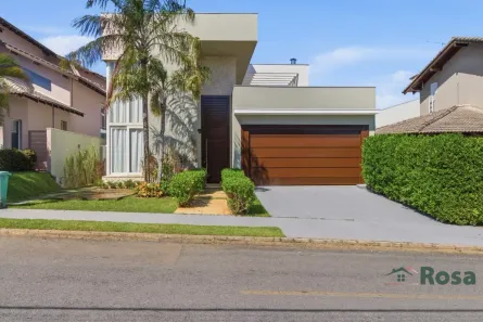 Sobrado com 3 Quartos para alugar, 257m² no Condomínio Florais Cuiabá Residencial, Cuiabá