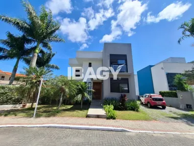 Casa de Condomínio com 4 Quartos para alugar, 220m² no Ponta das Canas, Florianópolis