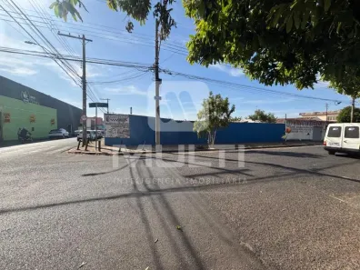 Lote/Terreno com 1 Quarto à venda, 280m² no Martins, Uberlândia