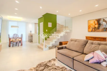 Sobrado com 3 Quartos à venda, 228m² no Espírito Santo, Porto Alegre