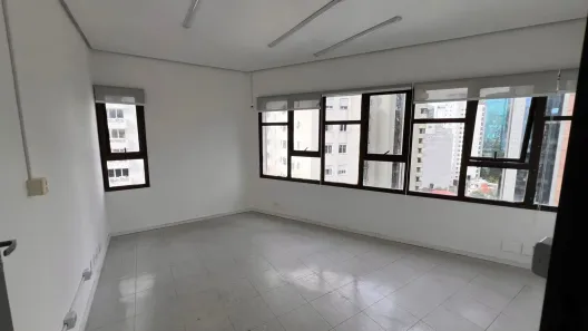 Sala Comercial para alugar, 140m² no Itaim Bibi, São Paulo