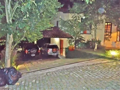 Casa de Condomínio com 4 Quartos à venda, 246m² no Sapê, Niterói