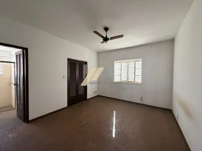 Casa com 3 Quartos à venda, 212m² no Jardim São Carlos, Campinas