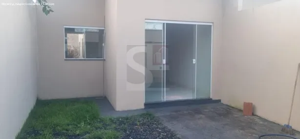 Casa com 2 Quartos à venda, 60m² no Jardim Canaã, Uberlândia