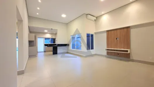 Casa de Condomínio com 3 Quartos para alugar, 190m² no Swiss Park, Campinas