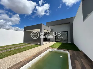 Casa com 3 Quartos à venda, 150m² no Novo Mundo, Uberlândia
