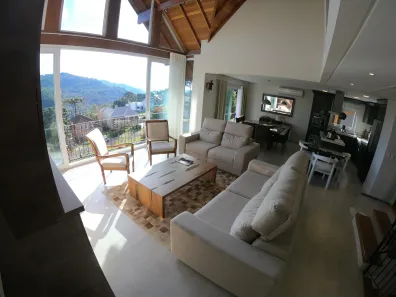 Casa com 3 Quartos à venda, 246m² no Centro, Gramado