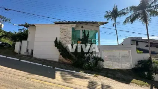 Sobrado com 3 Quartos à venda, 151m² no Cabeçudas, Itajaí