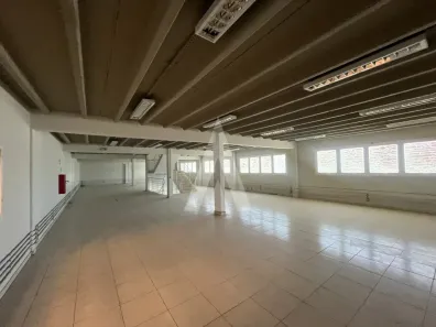 Sala Comercial para alugar, 325m² no Porto Grande, Araquari