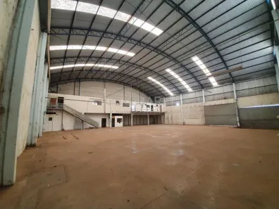 Galpão/Depósito/Armazém para alugar, 2180m² no Tarobá, Londrina