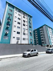 Apartamento com 3 Quartos para alugar, 80m² no Barreiros, São José