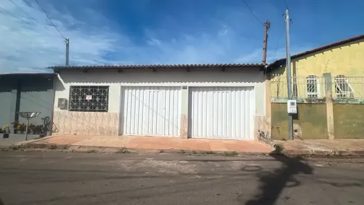 Casa com 4 Quartos à venda, 230m² no Petrópolis, Várzea Grande