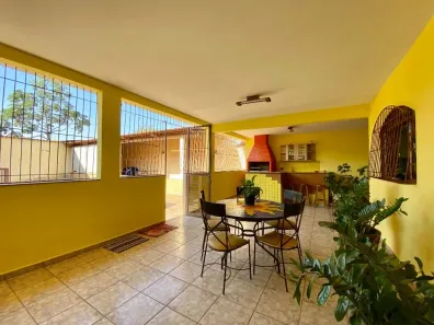 Sobrado com 5 Quartos à venda, 420m² no Santa Genoveva, Goiânia