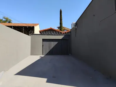 Casa com 3 Quartos para alugar, 180m² no Setor Sul, Goiânia