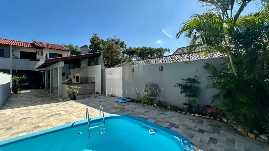 Sobrado com 4 Quartos à venda, 157m² no Centro, Guaratuba