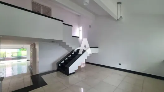 Casa com 3 Quartos para alugar, 250m² no Tabajaras, Uberlândia