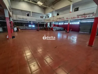 Ponto Comercial para alugar, 1176m² no Daniel Fonseca, Uberlândia