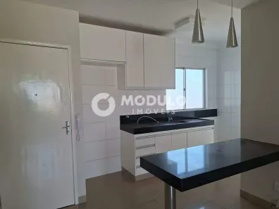 Apartamento com 2 Quartos para alugar, 67m² no Centro, Uberlândia